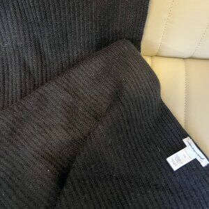 -NWOT- 100% CASHMERE SCARF FROM UNSUBCRIBED IN BLACK